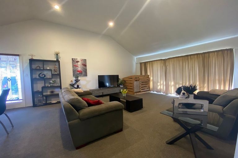 Photo of property in 2/75 Garreg Road, Bryndwr, Christchurch, 8052