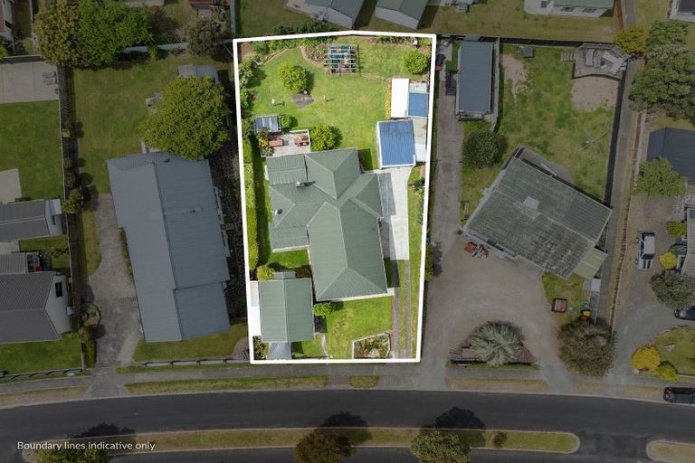 Photo of property in 210 Chartwell Avenue, Whangamata, 3620