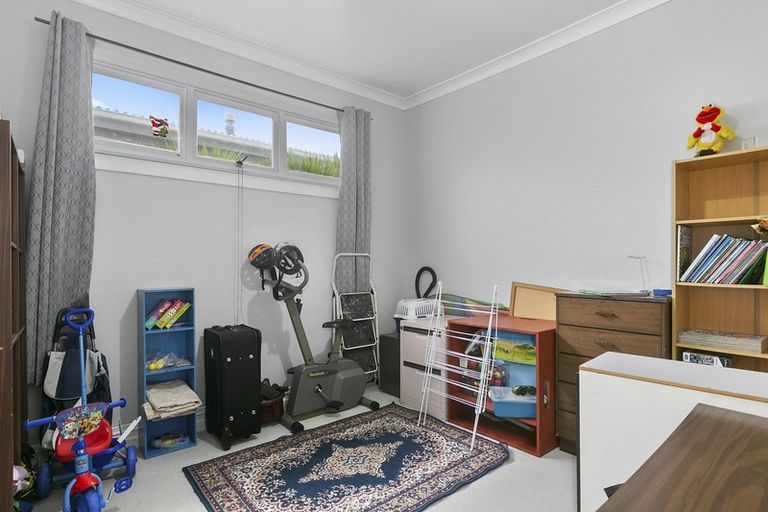 Photo of property in 25 Bathgate Street, South Dunedin, Dunedin, 9012