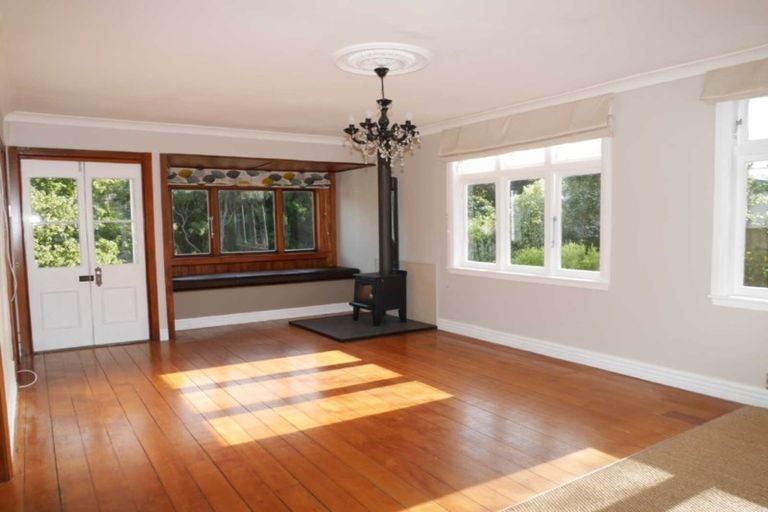 Photo of property in 62 Renown Road, Raumati South, Paraparaumu, 5032