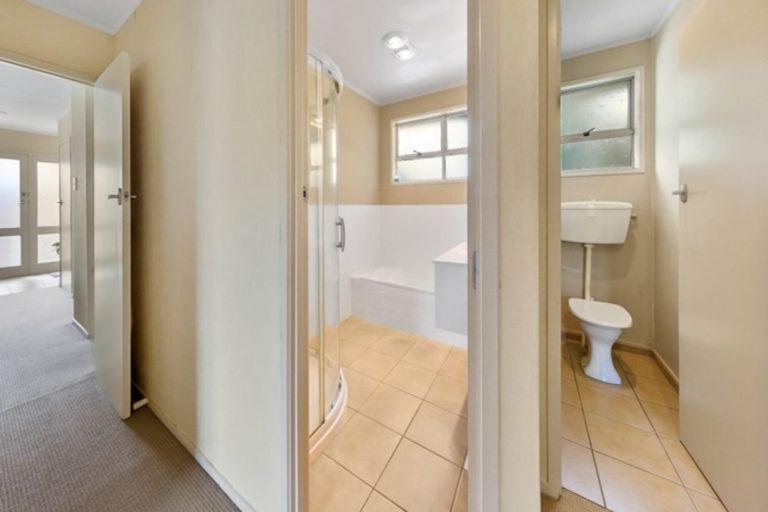 Photo of property in 93 Arimu Road, Papakura, 2110