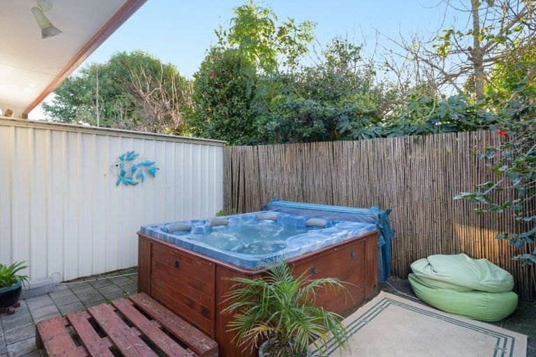 Photo of property in 23 Lysaght Place, Welcome Bay, Tauranga, 3112
