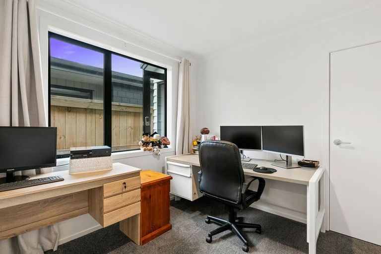 Photo of property in 28 Foley Grove, Pyes Pa, Tauranga, 3110