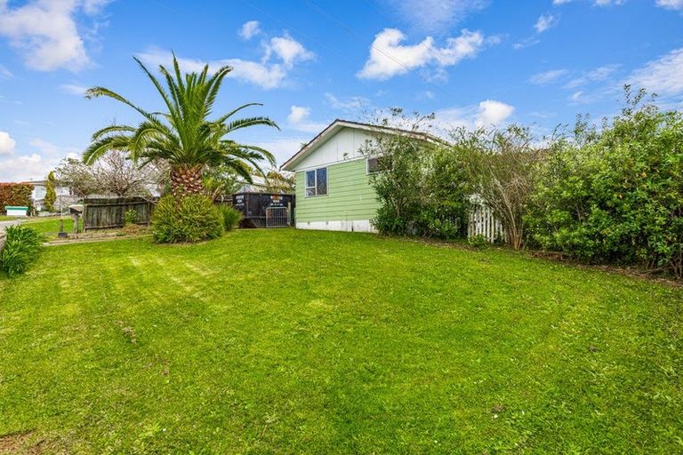 Photo of property in 19 Doone Place, Massey, Auckland, 0614