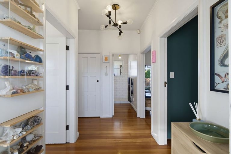 Photo of property in 11 Rutherford Road, Marewa, Napier, 4110
