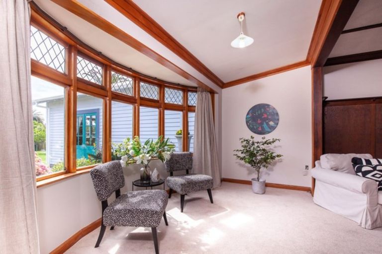 Photo of property in 39 Waiwaka Terrace, Strandon, New Plymouth, 4312
