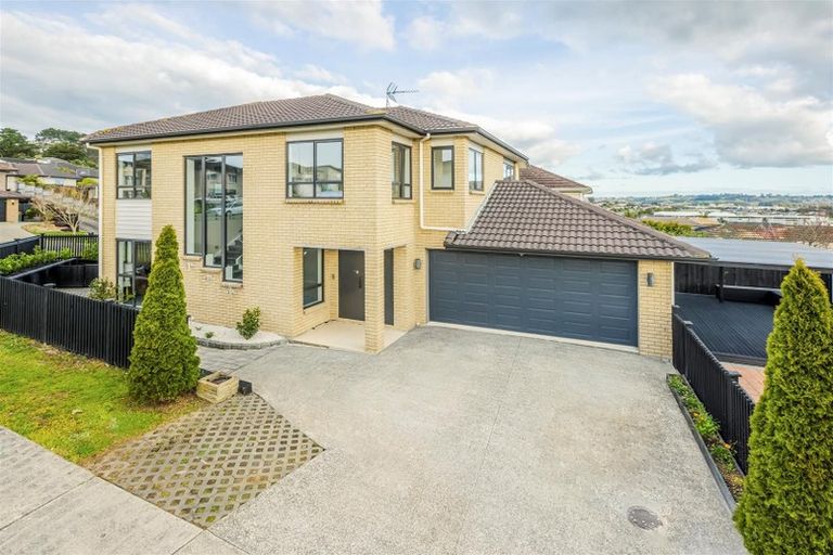 Photo of property in 55 Packspur Drive, Flat Bush, Auckland, 2016