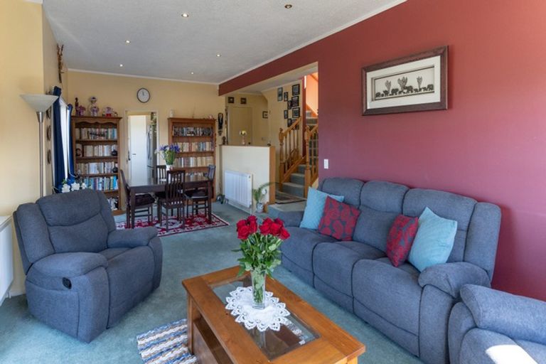 Photo of property in 7 Chastudon Place, Tawa, Wellington, 5028