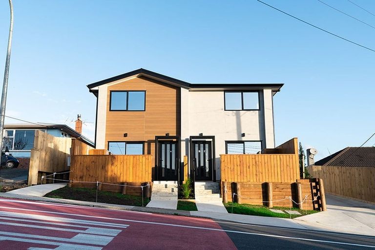 Photo of property in 52a Vodanovich Road, Te Atatu South, Auckland, 0610