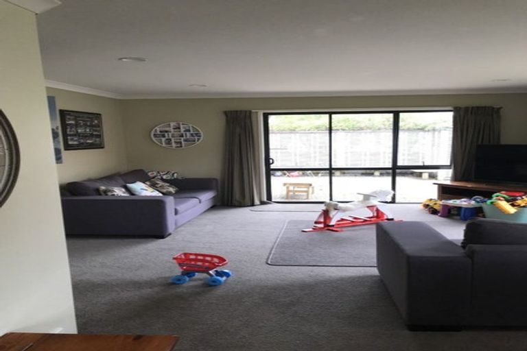Photo of property in 12a Max Short Drive, Pukekohe, 2120