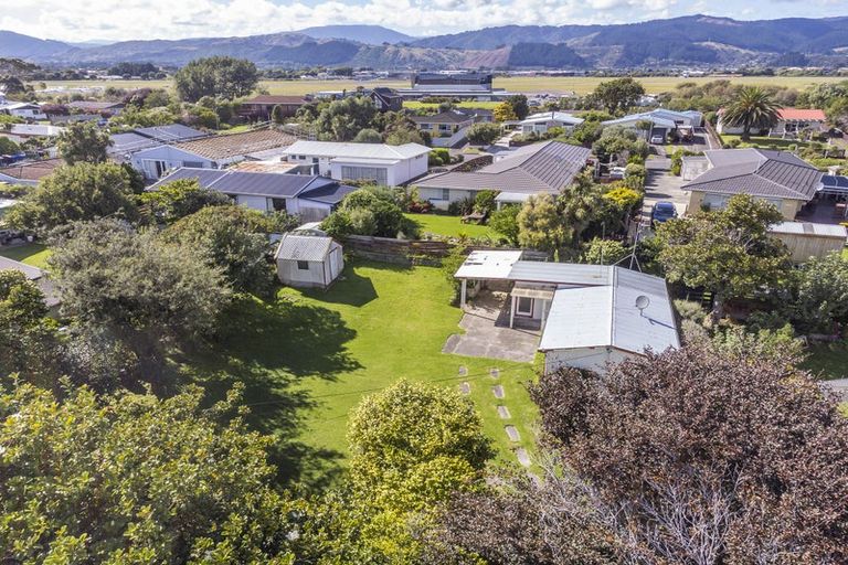 Photo of property in 71 Bluegum Road, Paraparaumu Beach, Paraparaumu, 5032