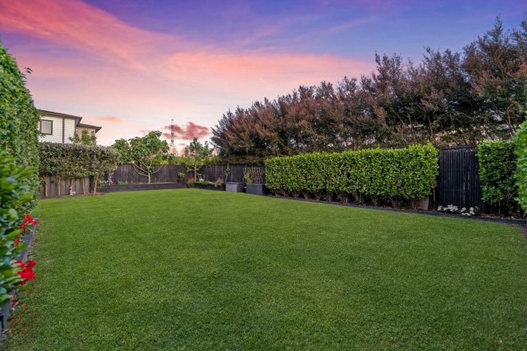 Photo of property in 18 Corsica Way, Karaka, Papakura, 2113