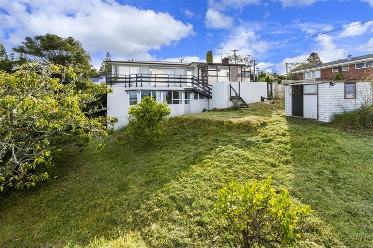 Photo of property in 70 Chivalry Road, Glenfield, Auckland, 0629