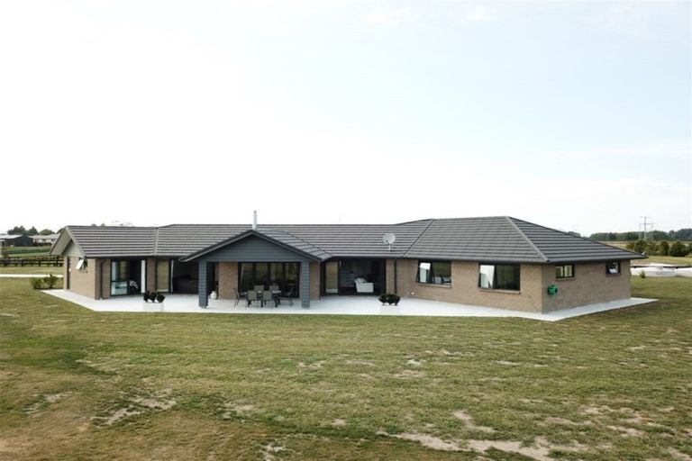 Photo of property in 3 Clover Close, Matangi, Hamilton, 3283