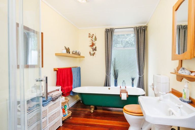 Photo of property in 175 Konini Street, Tokomaru, Palmerston North, 4474