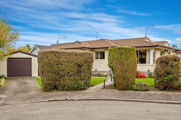 Photo of property in 2a Mallett Place, Halswell, Christchurch, 8025