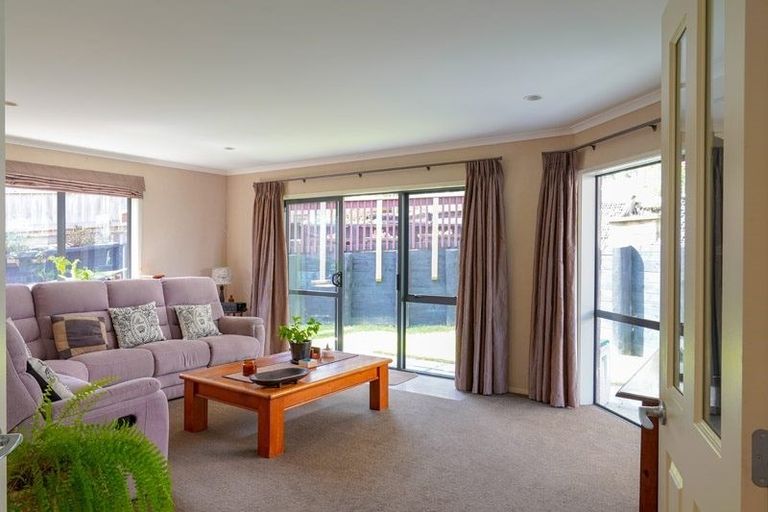 Photo of property in 18 Andre Rise, Stanmore Bay, Whangaparaoa, 0932