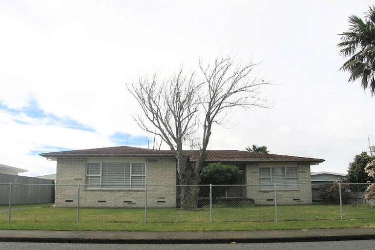 Photo of property in 80 Folkestone Drive, Flaxmere, Hastings, 4120