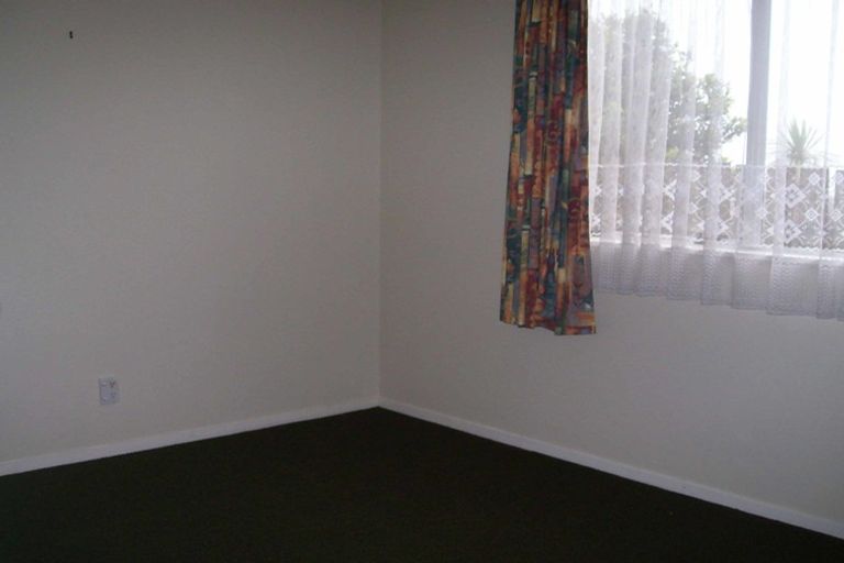 Photo of property in 1/2 Cathie Place, Karori, Wellington, 6012