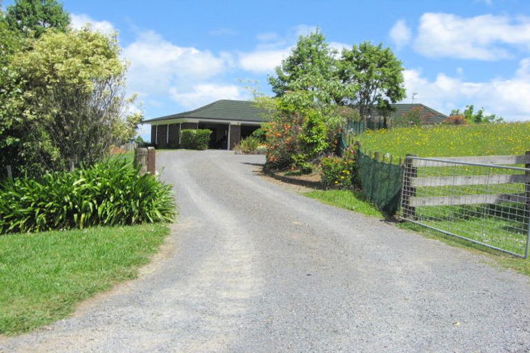 Photo of property in 56 Oira Road, Karaka, Drury, 2578