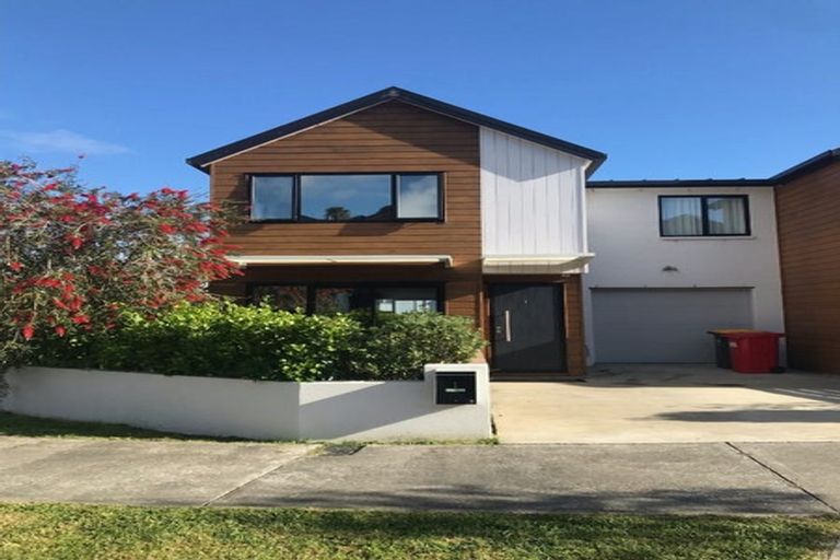 Photo of property in 1 Seafarer Crescent, Stanmore Bay, Whangaparaoa, 0932