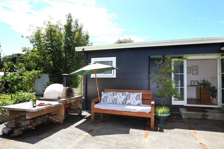 Photo of property in 11-13 Kuku Street, Te Awanga, 4102