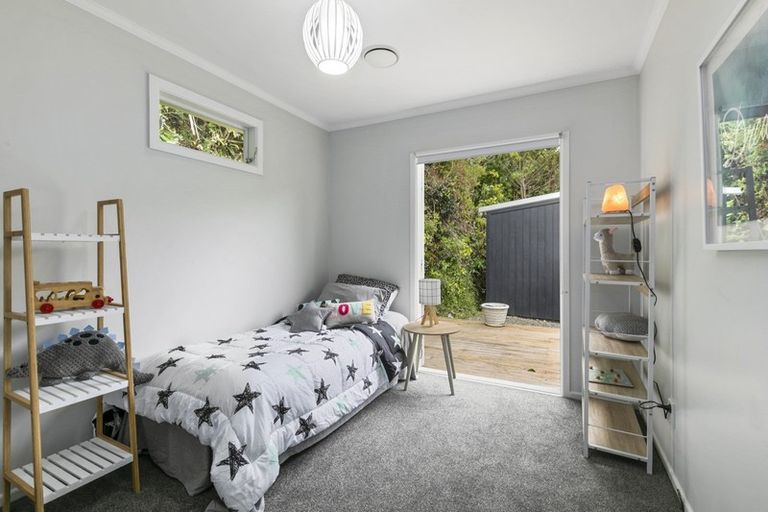 Photo of property in 156 Miromiro Road, Normandale, Lower Hutt, 5010