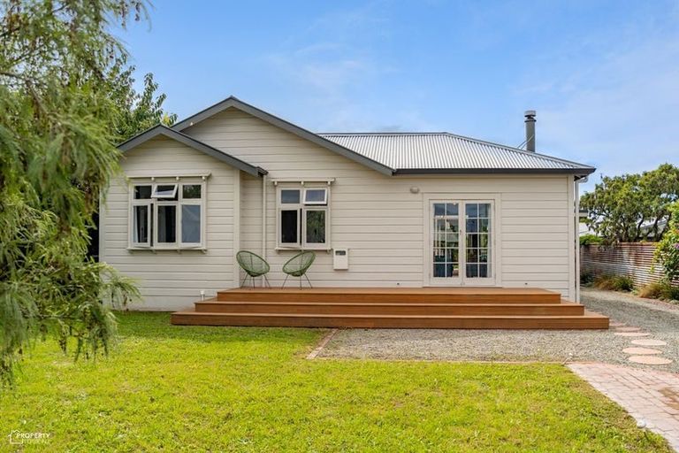 Photo of property in 65 Brandon Street, Featherston, 5710