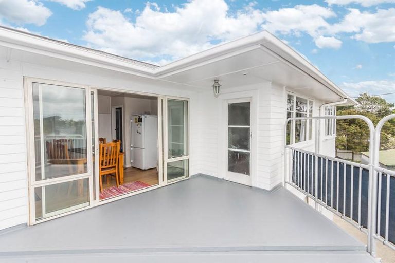 Photo of property in 6 Glen Marine Parade, Glendene, Auckland, 0602