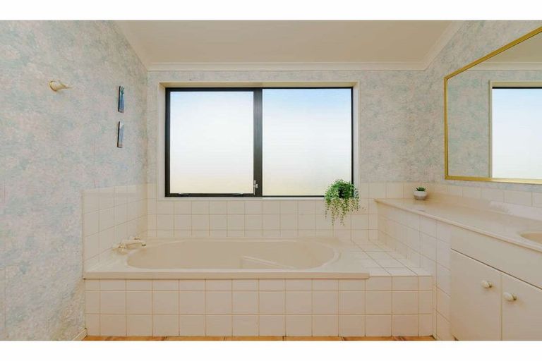 Photo of property in 14 Equestrian Drive, Kerikeri, 0294