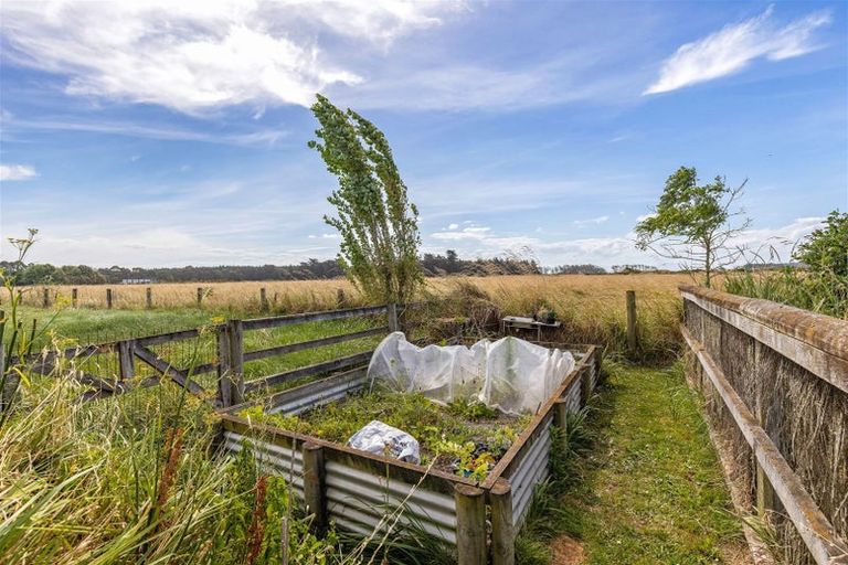 Photo of property in 445 Kainga Road, Brooklands, Christchurch, 8083