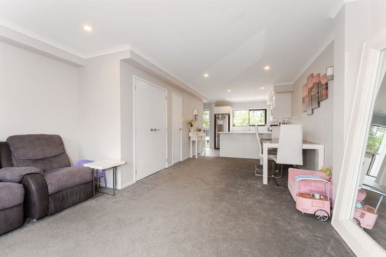 Photo of property in 25 Konoba Avenue, Kumeu, 0810