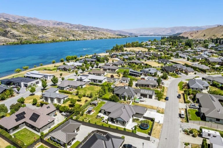 Photo of property in 24 Ethereal Crescent, Mount Pisa, Cromwell, 9383