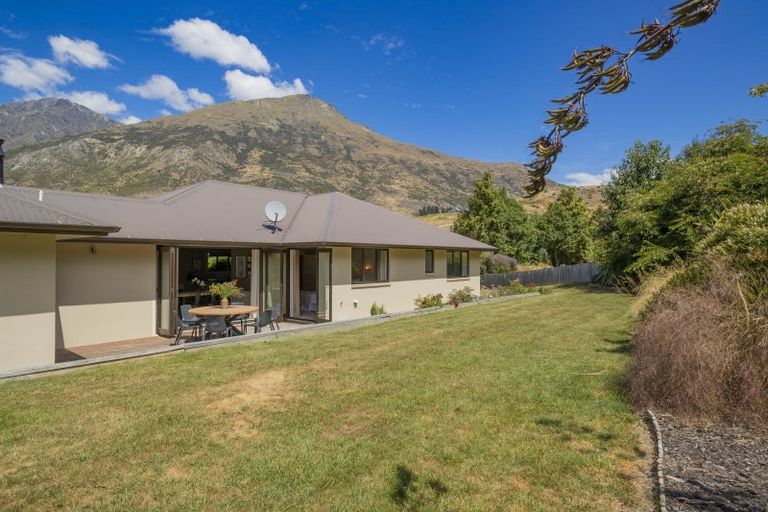 Photo of property in 28 Quill Street, Lake Hayes, Queenstown, 9304