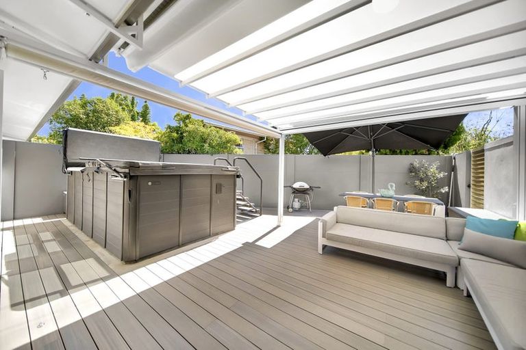 Photo of property in 20 The Anchorage, Sunnyhills, Auckland, 2010