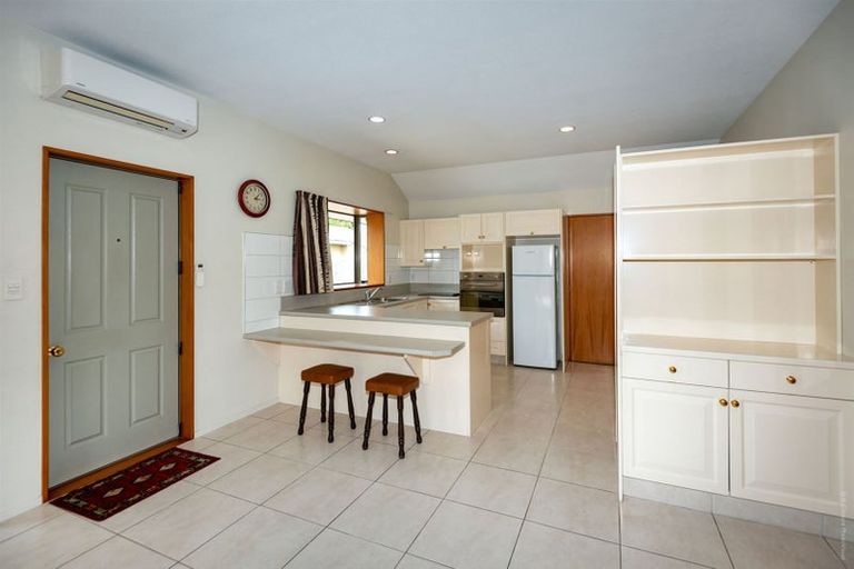 Photo of property in 2/252 Mairehau Road, Burwood, Christchurch, 8083