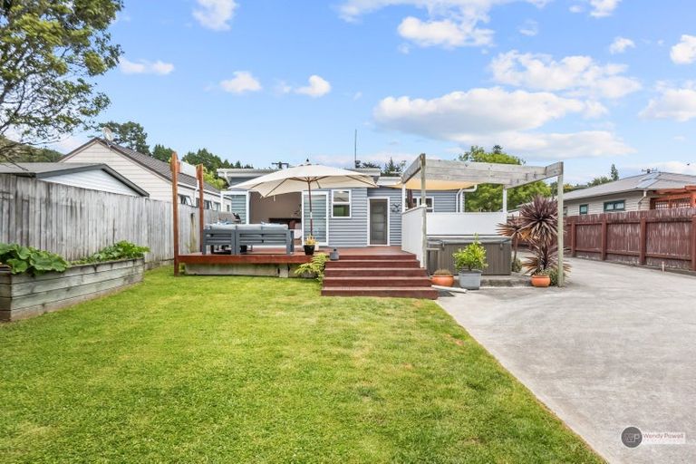 Photo of property in 79 Glen Road, Stokes Valley, Lower Hutt, 5019