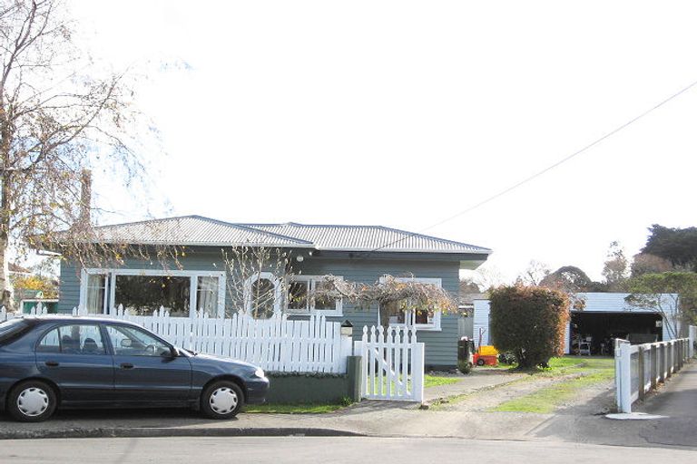 Photo of property in 12 Hariata Street, Otaki, 5512