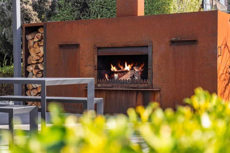 Photo of property in 73 Oregon Drive, Kelvin Heights, Queenstown, 9300