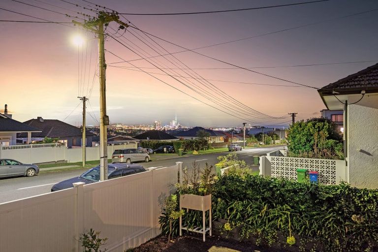 Photo of property in 2/28 Williamson Avenue, Grey Lynn, Auckland, 1021