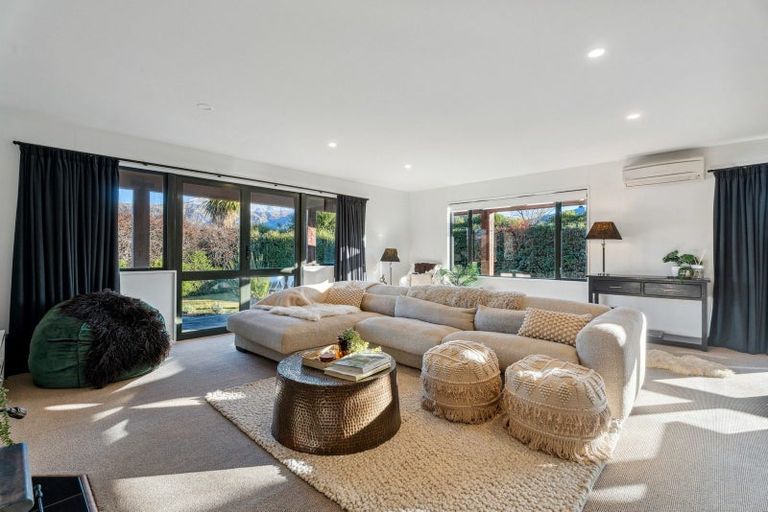 Photo of property in 5 Trevathan Lane, Wanaka, 9305