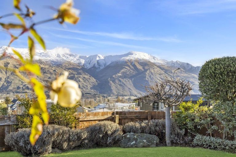 Photo of property in 45 Kings Drive, Wanaka, 9305