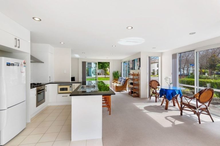 Photo of property in 25 Phar Lap Crescent, Takanini, 2112