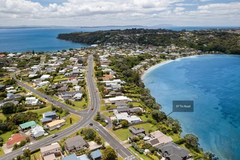 Photo of property in 97 Tiri Road, Tindalls Beach, Whangaparaoa, 0930