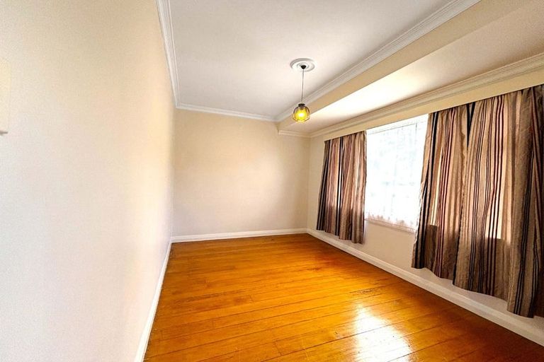 Photo of property in 39 Happy Valley Road, Owhiro Bay, Wellington, 6023