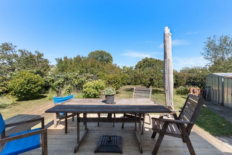 Photo of property in 10 Moreton Road, Carterton, 5713