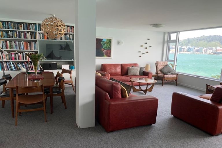 Photo of property in Oriana Apartments, 248 Oriental Parade, Oriental Bay, Wellington, 6011