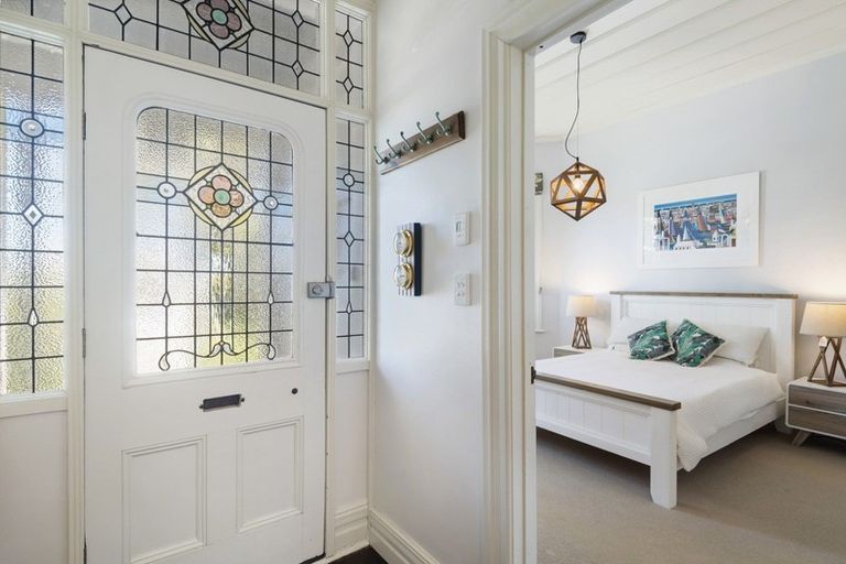 Photo of property in 63 Vauxhall Road, Devonport, Auckland, 0624