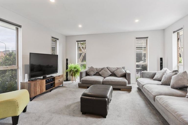 Photo of property in 7 Ambrose Place, Rangiora, 7400