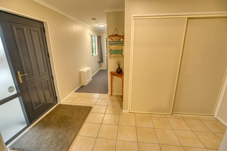 Photo of property in 9 Ranui Place, Moana, 7872